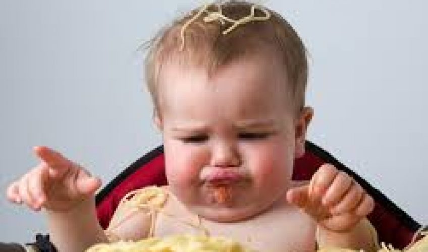 Američki pedijatri tvrde da bebe već sa četiri mjeseca mogu jesti kikiriki, jaja i ribu!